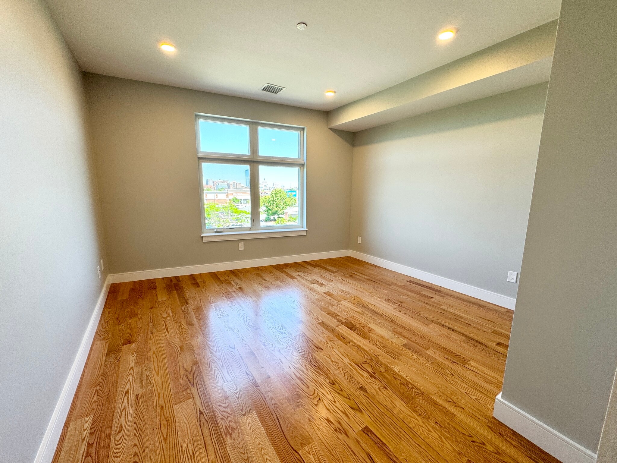 Building Photo - 16 Baker Ct