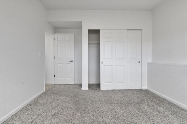 Building Photo - $2,450.00, 3-bed, 2-bath, located in Denver.