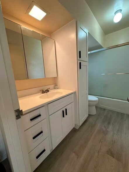 Building Photo - 1545 Nehoa St