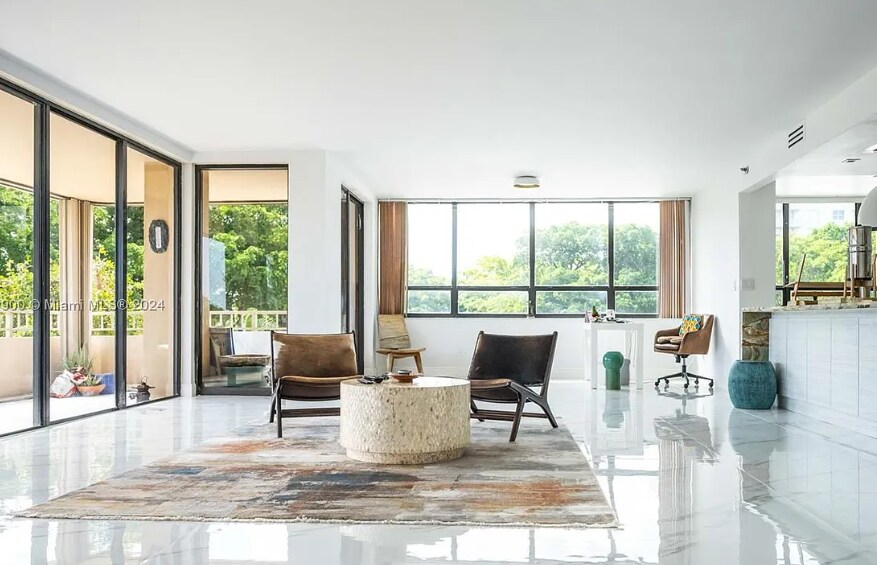 Building Photo - 11111 Biscayne Blvd