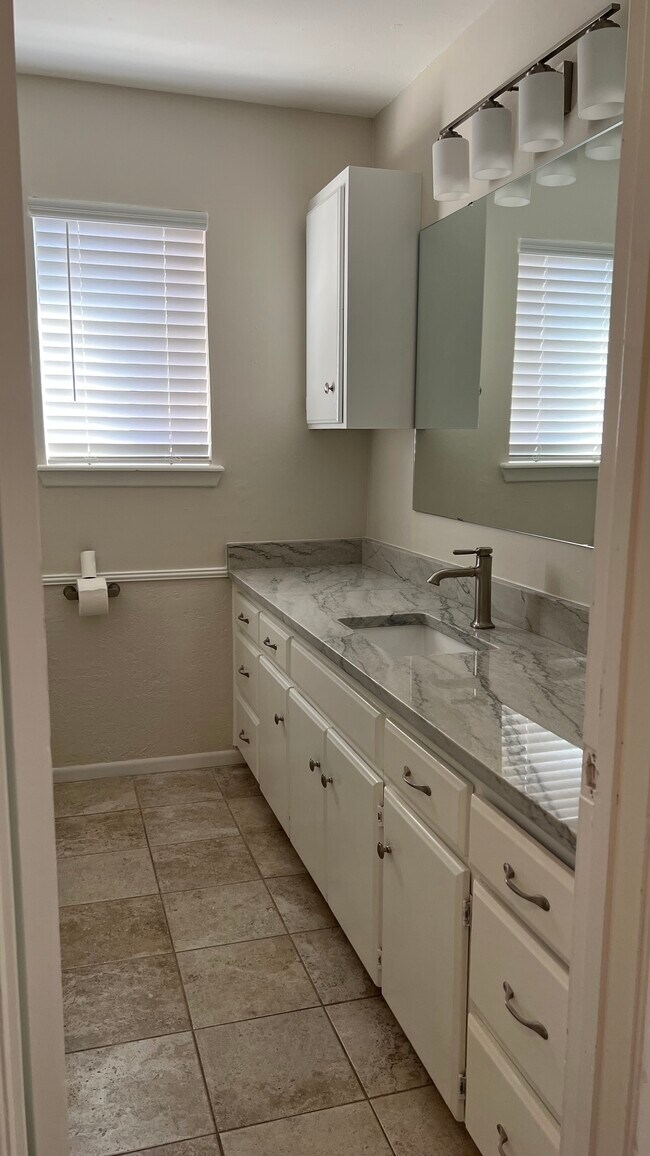 Building Photo - 6512 Garwood Rd