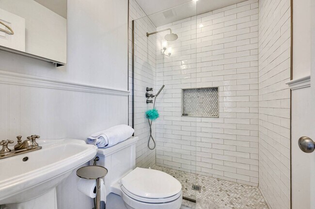 Building Photo - 25 Meadowgrass Ln