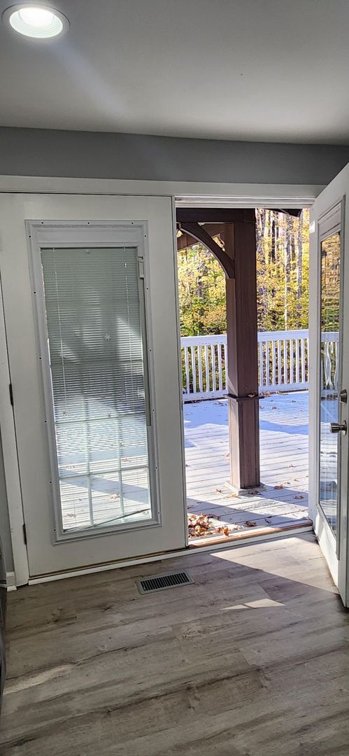 Building Photo - Cozy 3 Bedroom Rambler Nestled on a large ...