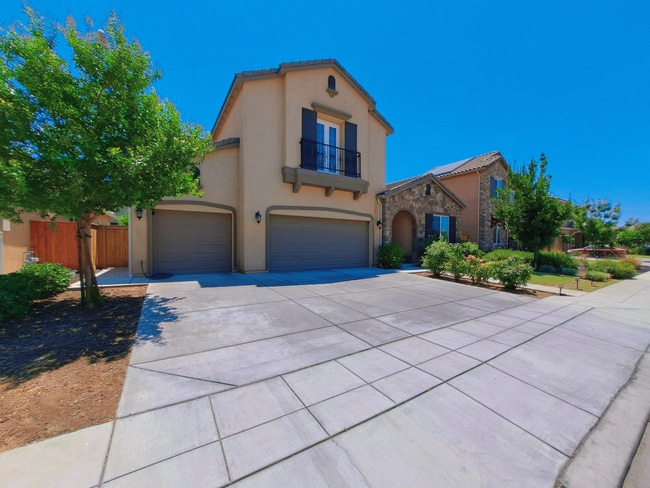 Building Photo - Now Available: 2-Story Clovis Home with 4 ...