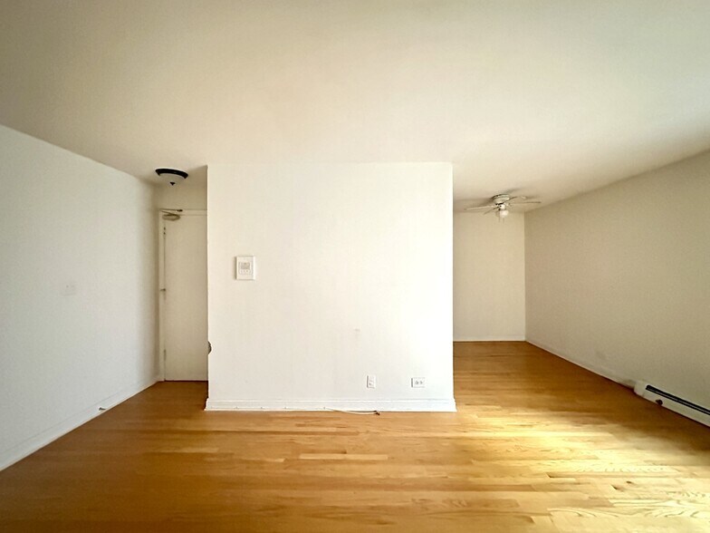 Building Photo - 3710 N Pine Grove Ave