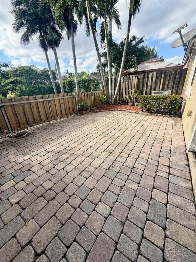 Building Photo - 3972 SW 149th Pl