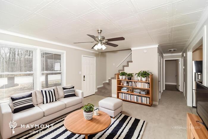 Building Photo - 2044 Dinsmore Rd