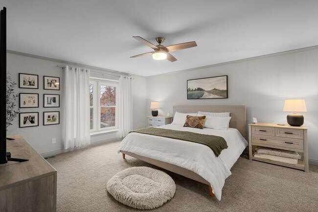 Building Photo - 12122 Royal Valley Dr