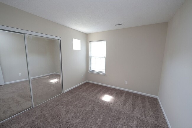 Building Photo - NW Raleigh Home w/ Fenced Backyard!
