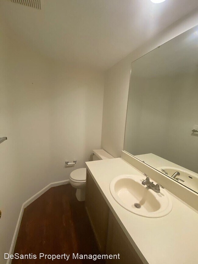 Building Photo - 3 br, 2.5 bath House - 902 Lexington Drive