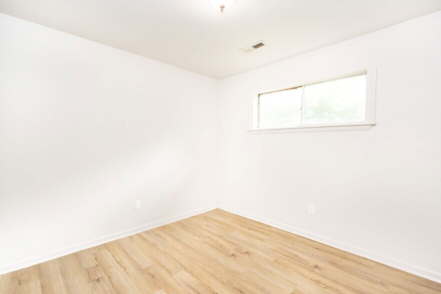 Building Photo - 5326 Slayton Ave