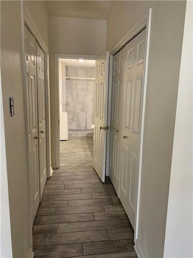 Building Photo - UT PRE-LEASE - 1 bed / 1 bath Updated West Campus Condo