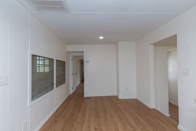 Building Photo - 2 Bed, 2 Full Bath Single Family Home in H...