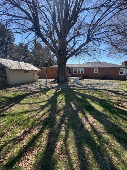 Building Photo - 6047 Suits Rd