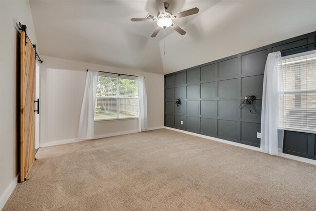 Building Photo - 9216 Newport Ln