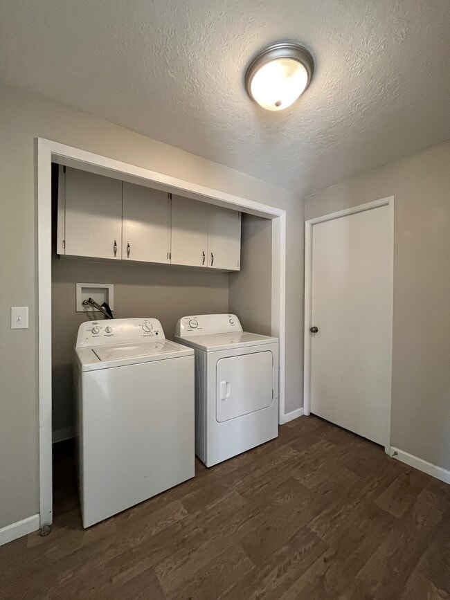 Building Photo - 7108 Tennessee Ln