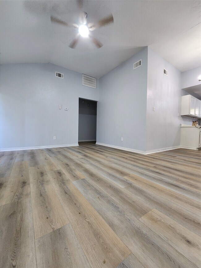 Building Photo - 5003 Maurita Dr