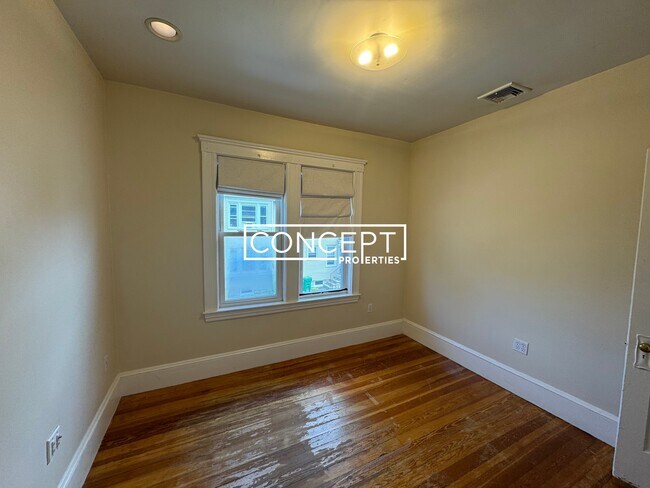 Building Photo - 98 W Quincy St