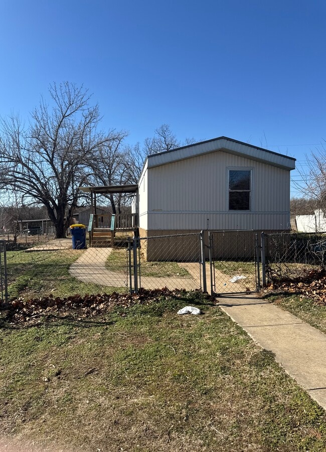 Building Photo - 1109 S Anderson Rd