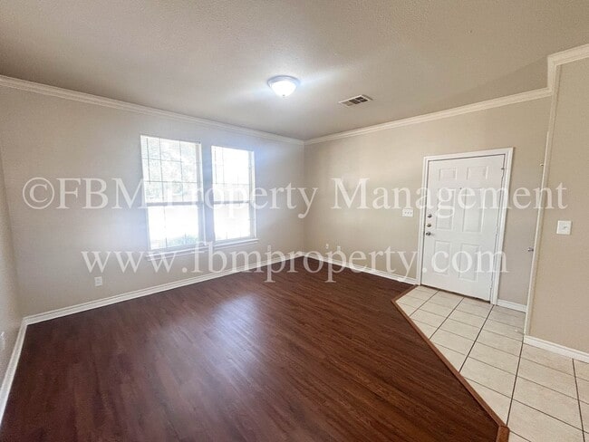 Building Photo - 616 Biloxi Dr