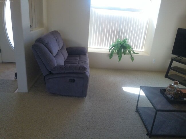 Building Photo - Winter Rental Available October-April 2027