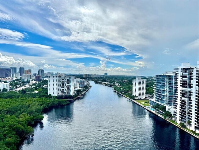 Primary Photo - 2800 E Sunrise Blvd