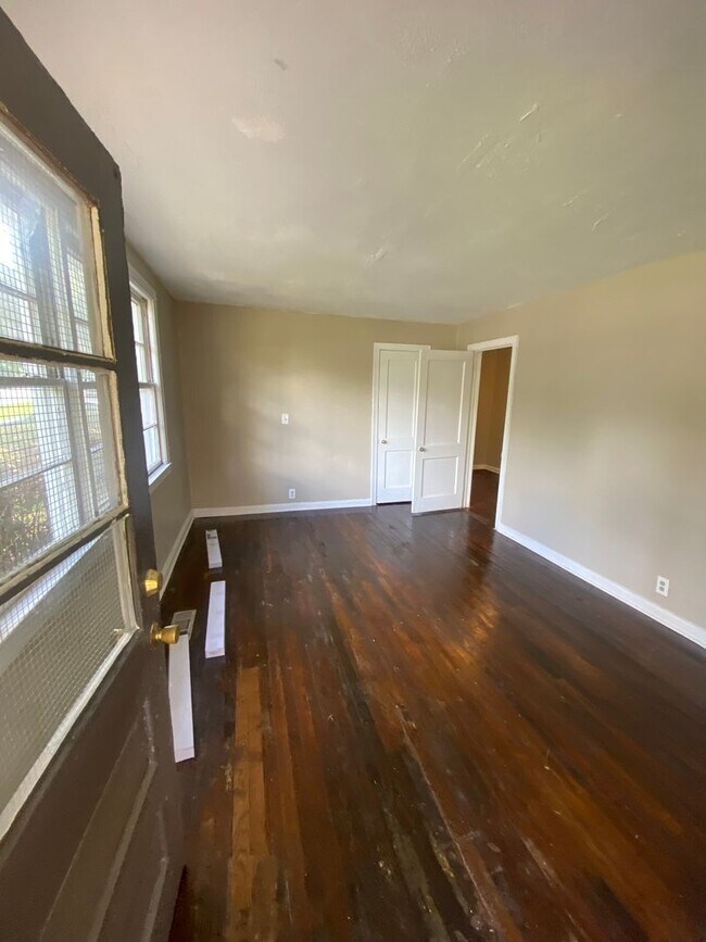 Building Photo - **AVAILABLE NOW**2 Bedroom / 1 Bathroom Home for Rent in Columbus, GA