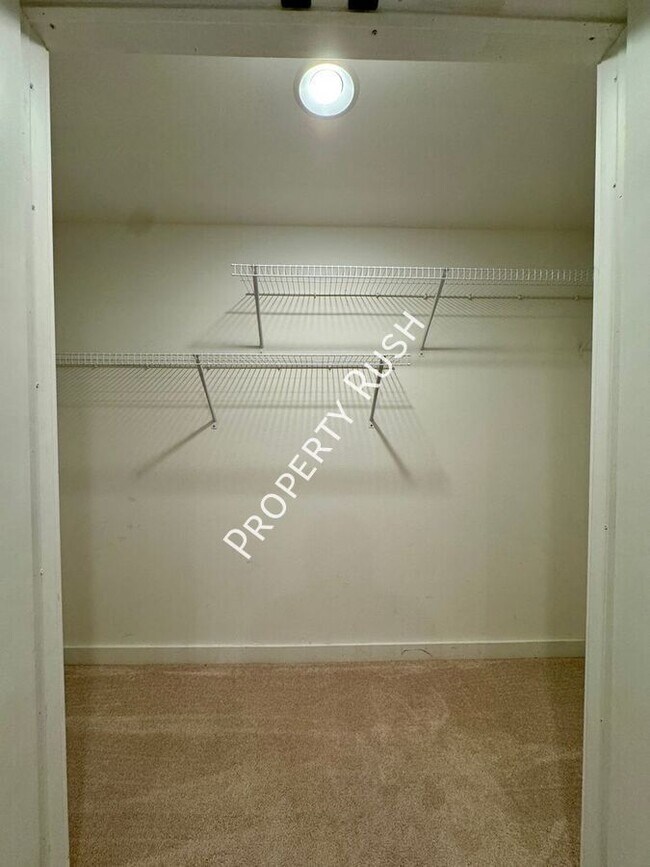 Building Photo - 6477 Olin Ln