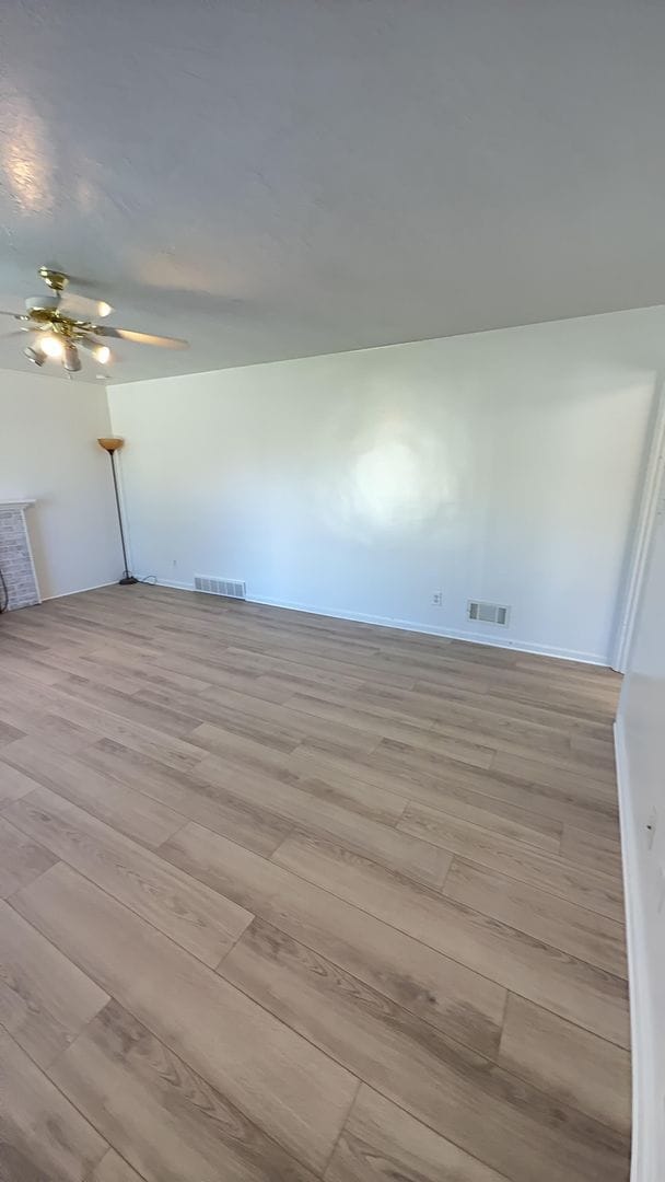 Building Photo - 1374 Maple Dr