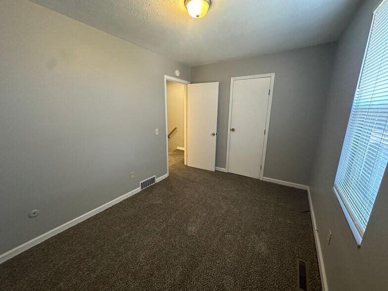 Building Photo - 1572 Elizabeth St