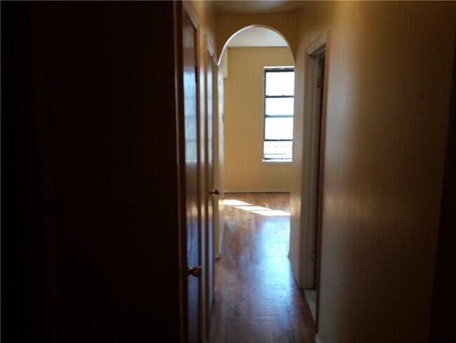 Building Photo - 198 Rogers Ave