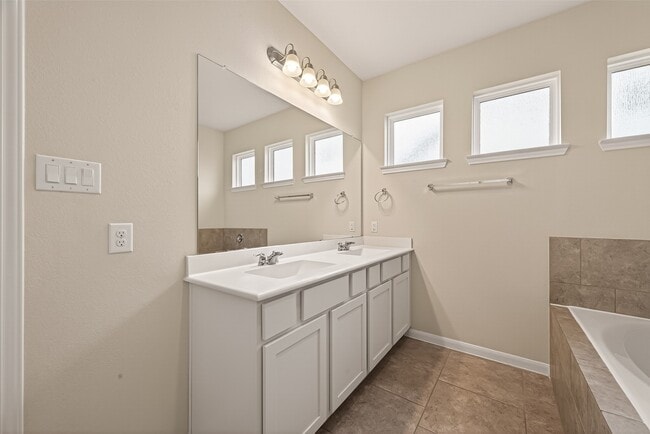 Building Photo - 6126 Prince Pl Dr