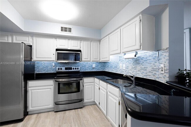 Building Photo - 1280 S Alhambra Cir