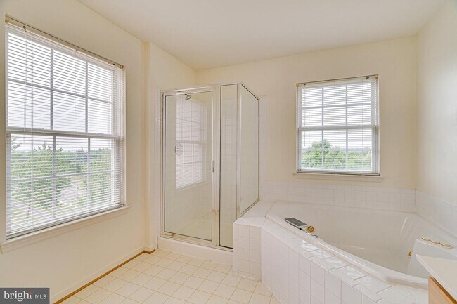 Building Photo - 417 Sparkleberry Terrace NE