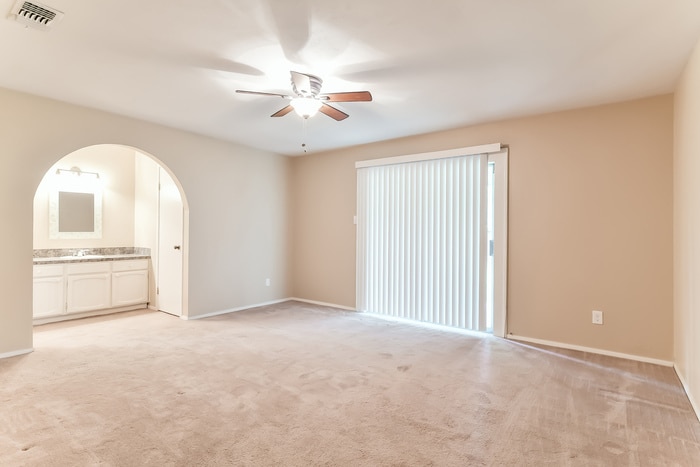 Building Photo - 2111 Mustang Springs Dr