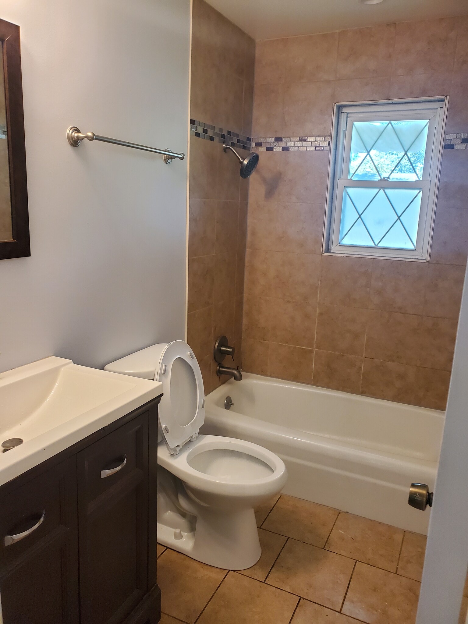 Building Photo - 2801 Dalecrest Dr