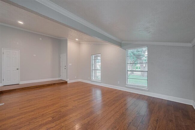 Building Photo - 3835 Cypressdale Dr