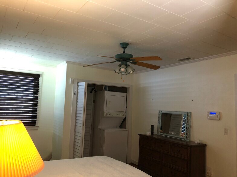 Bedroom again - 1718 E Lee St