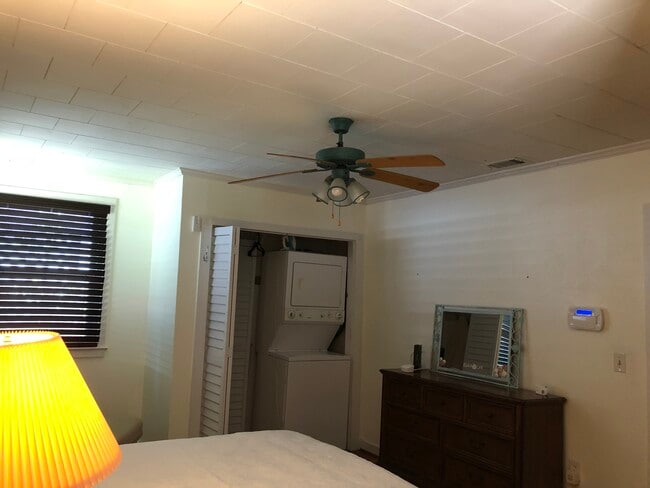 Bedroom again - 1718 E Lee St