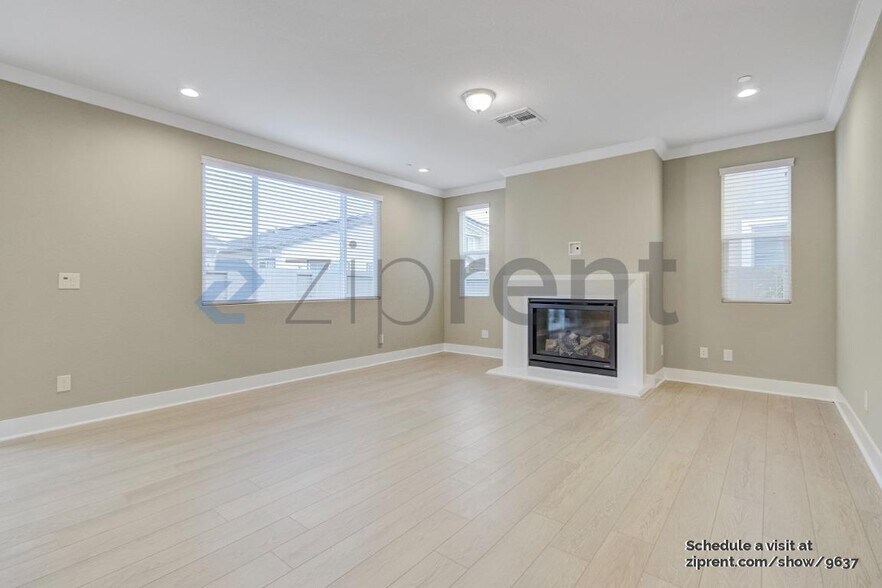 Building Photo - 778 Hydrangea Dr
