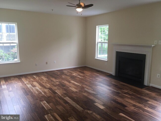 Building Photo - 12910 Belle Meade Trace