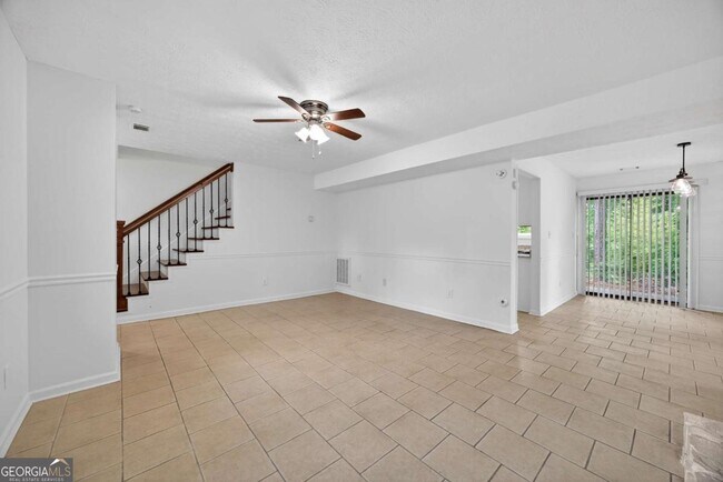 Building Photo - 6898 Babbling Brook Dr