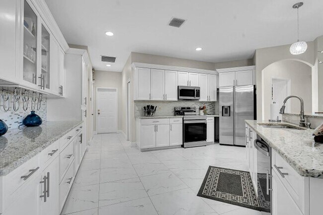 Building Photo - 13620 Folkestone Ct