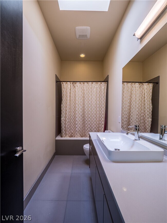 Building Photo - 7447 Yonie Ct