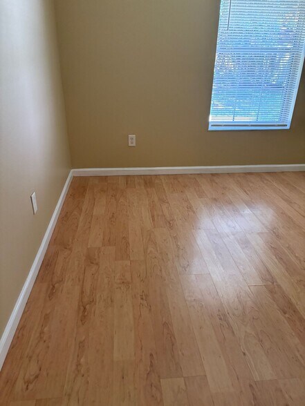 Building Photo - 10 Ponderosa Ln