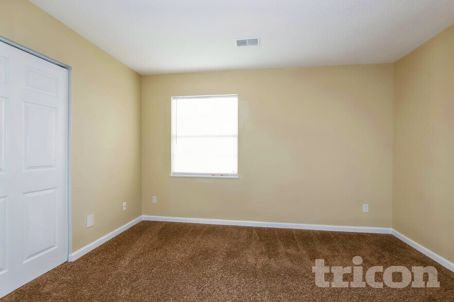 Building Photo - 7 Barnley Ct