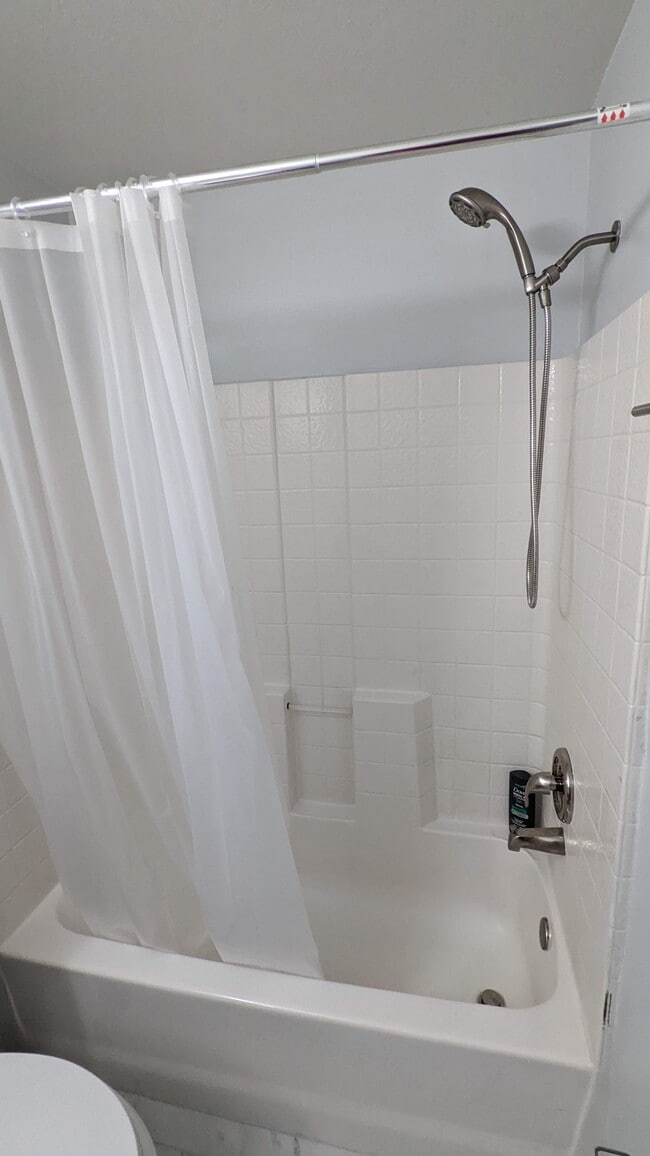 Building Photo - 3048 Pineda Dr