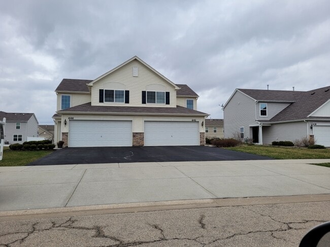 Duplex-Front - 646 Vine St