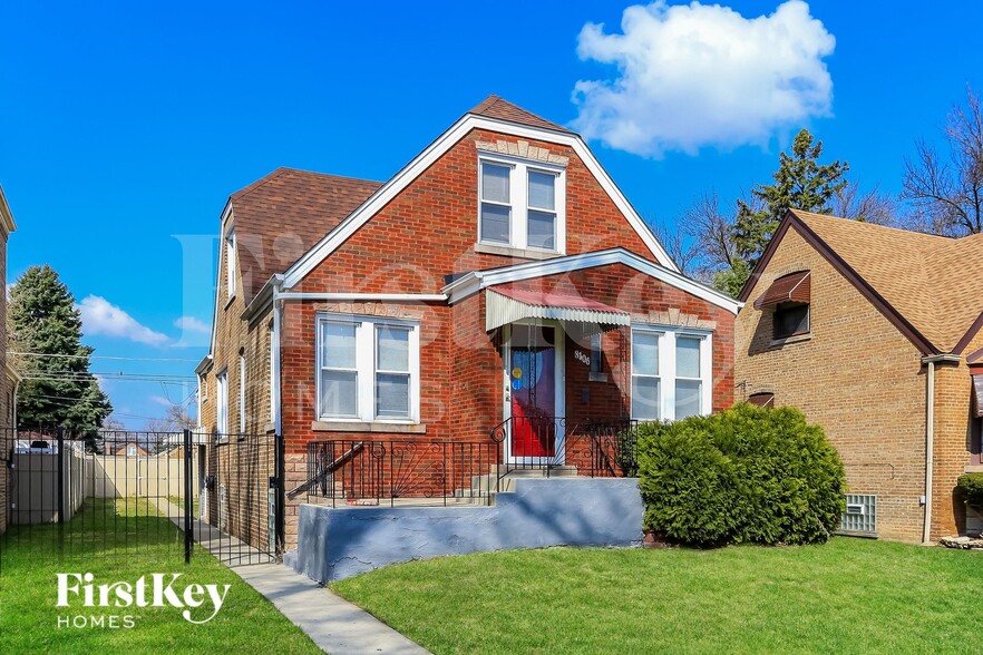 Building Photo - 8106 S Maplewood Ave