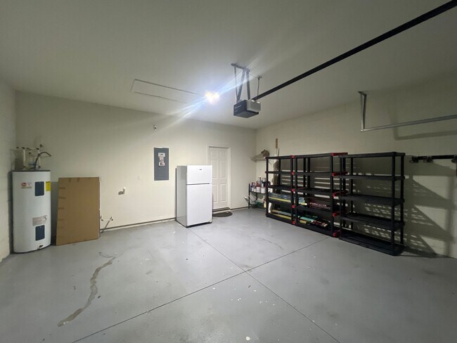 Building Photo - Beautiful 3 Bedroom 2 Bathroom Home, with Scenic Backyard View. Ormond Beach in Hunter's Ridge Co...